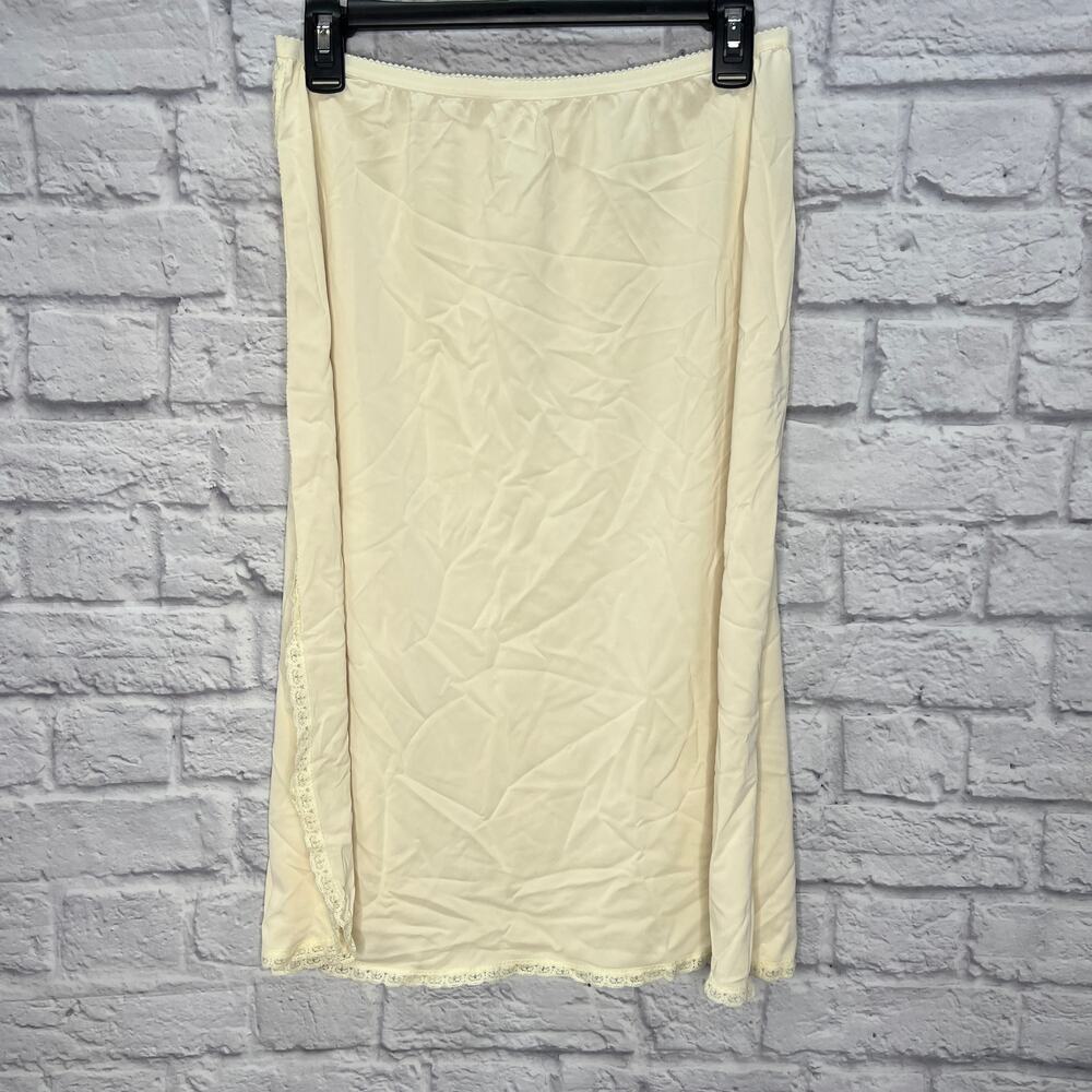Vintage Shadowline Half Slip Nylon Pillow Tab Size L Tall Ivory Lace Detail 26"